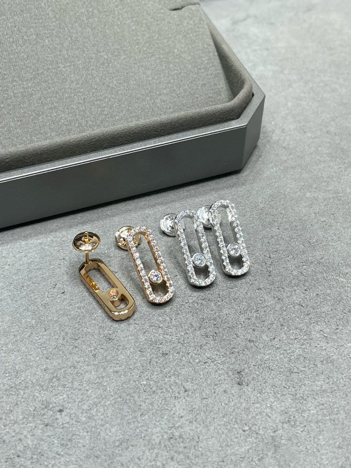 [Mystic ]MOVE UNO STUD DIAMOND PAVED EARRINGS