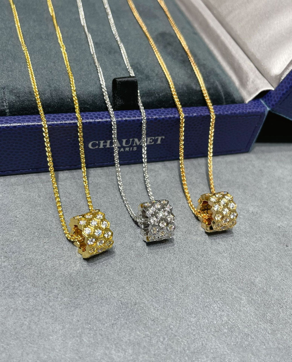 [Demi jewelry]BEE LOVE DIAMOND PAVED 3 ROW NECKLACE