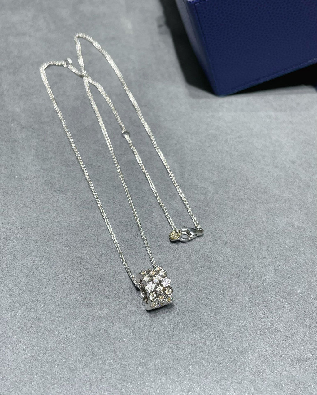 [Demi jewelry]BEE LOVE DIAMOND PAVED 3 ROW NECKLACE