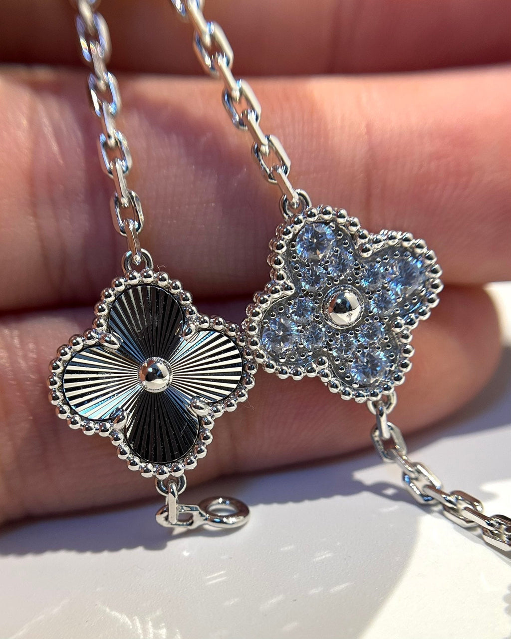 [Demi jewelry] CLOVER 5 MOTIF LASER BRACELET COLLECTION