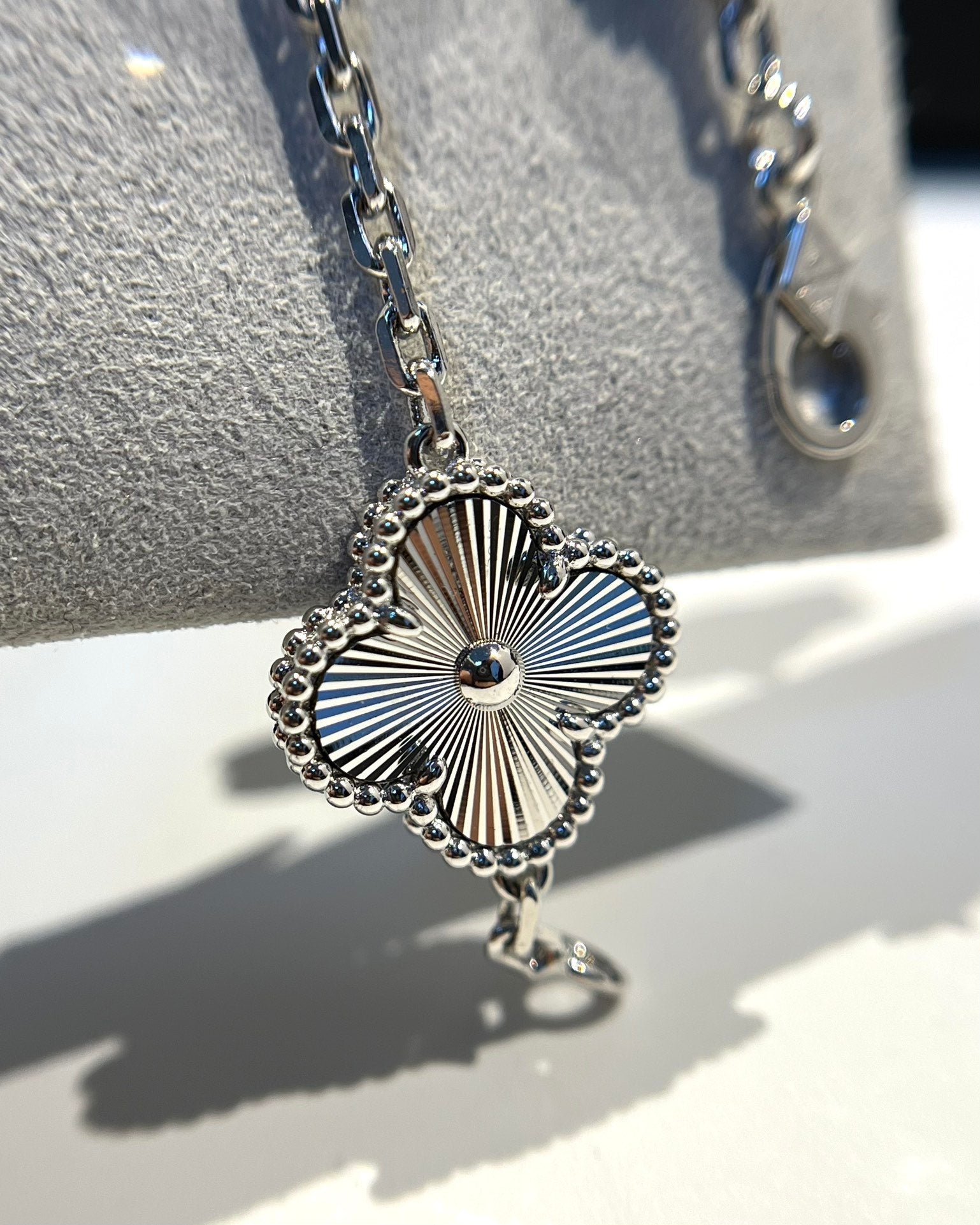 [Demi jewelry] CLOVER 5 MOTIF LASER BRACELET COLLECTION-new