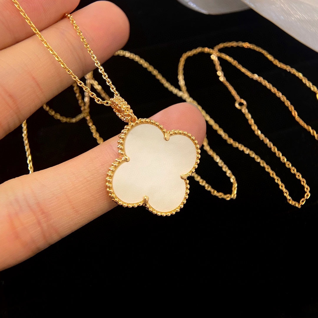 [Demi jewelry]CLOVER 25MM MOP LARGE PENDANT NECKLACE