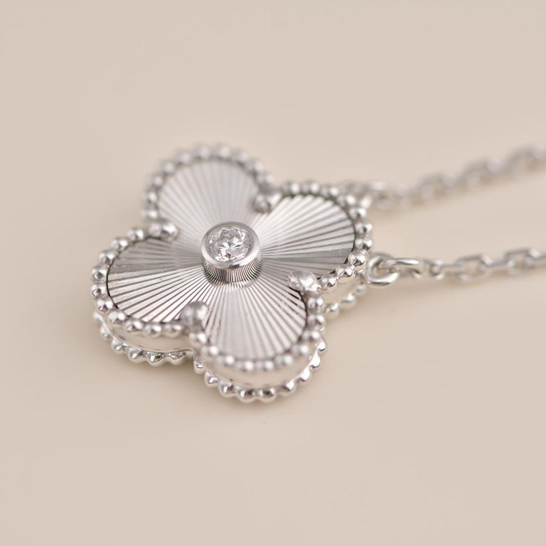[Demi jewelry]CLOVER  15MM DIAMOND LASER NECKLACE SILVER