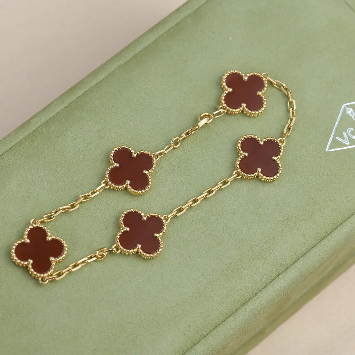 [Mystic] CLOVER 5 MOTIF RED CORNELIAN BRACELET COLLECTION