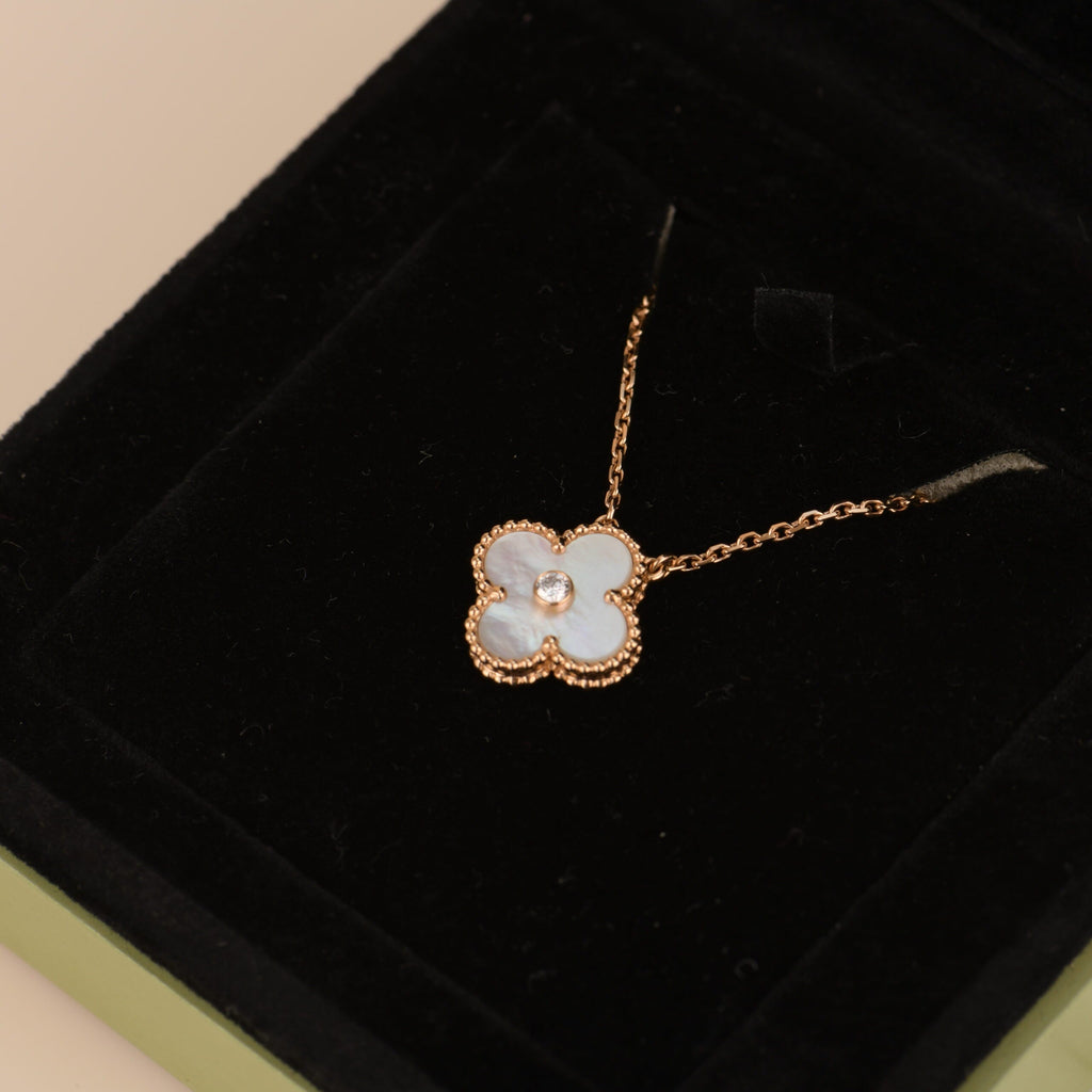 [Demi jewelry]CLOVER 15MM DIAMOND WHITE FRITILLARIA NECKLACE