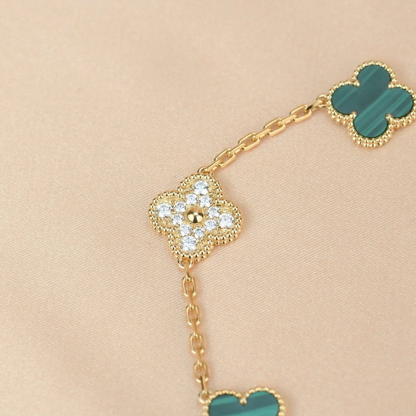 [Mystic] CLOVER 5 MOTIF MALACHITE BRACELET COLLECTION