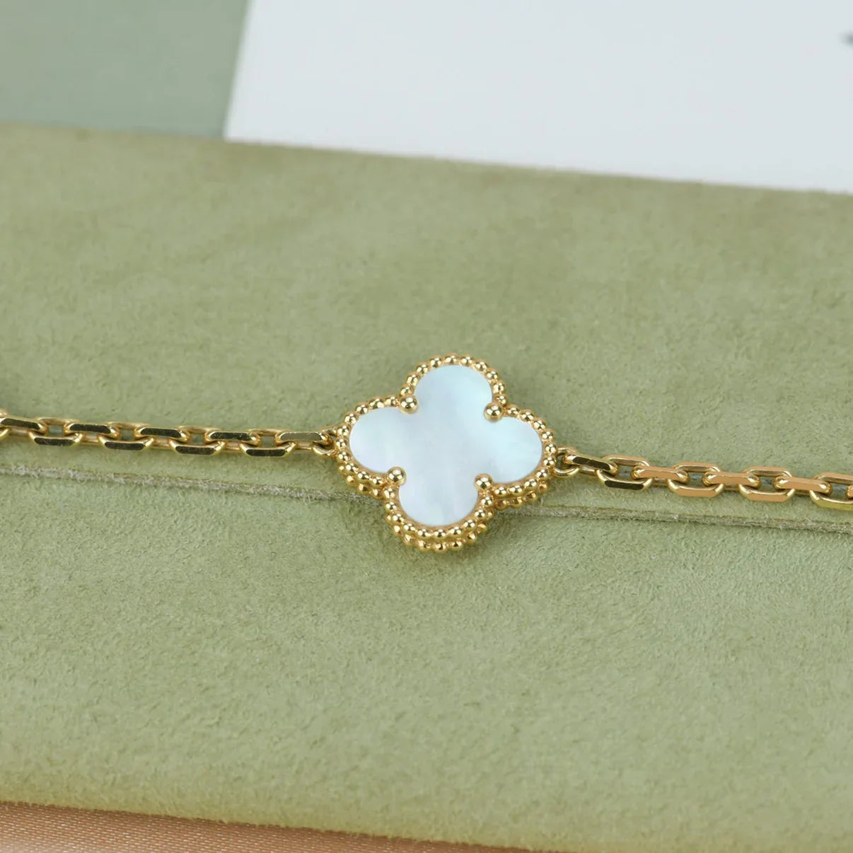 [Demi jewelry]CLOVER WHITE PEARL MOP 5 MOTIF BRACELET COLLECTION