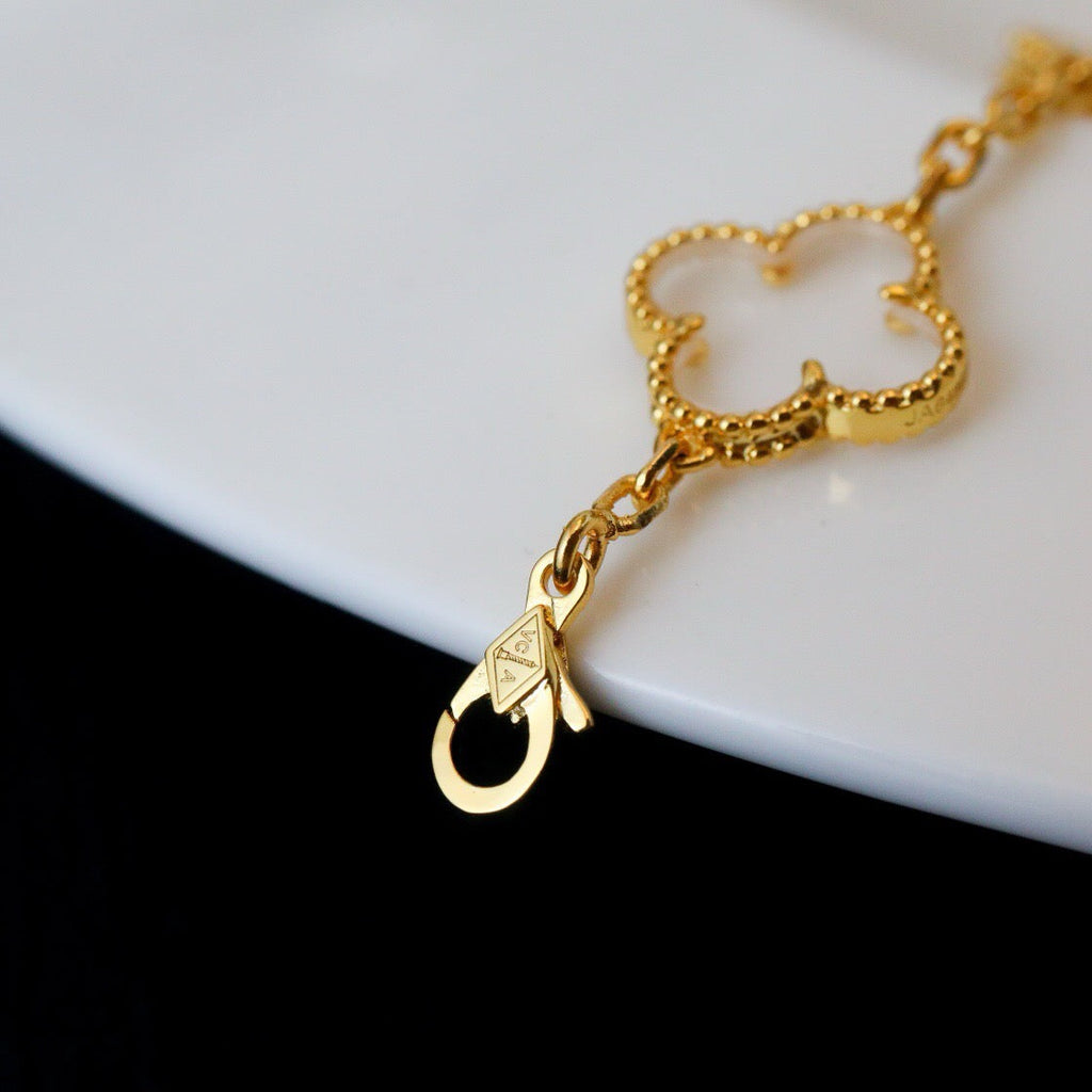 [Demi jewelry]CLOVER 5 MOTIF ROCK CRYSTAL BRACELET-new