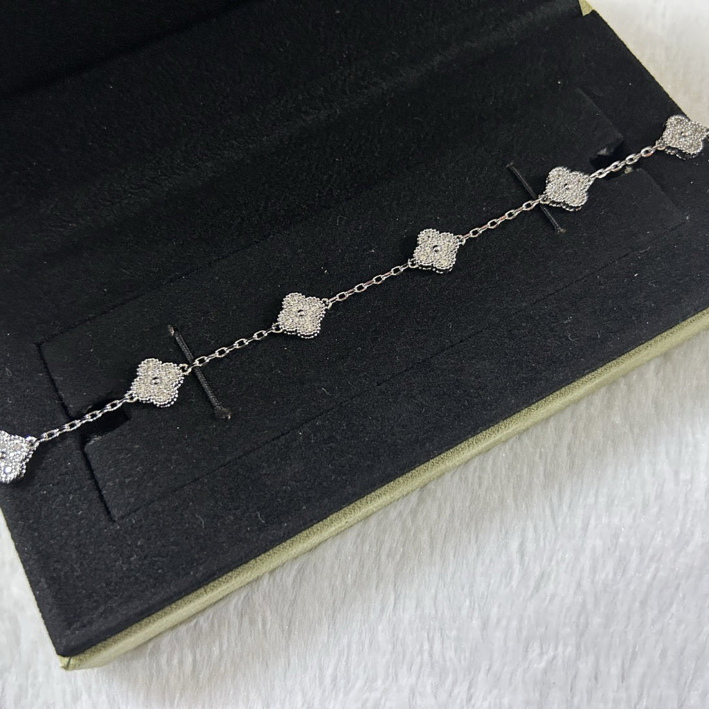 [Demi jewelry]CLOVER 6 MOTIF DIAMOND BRACELET-new