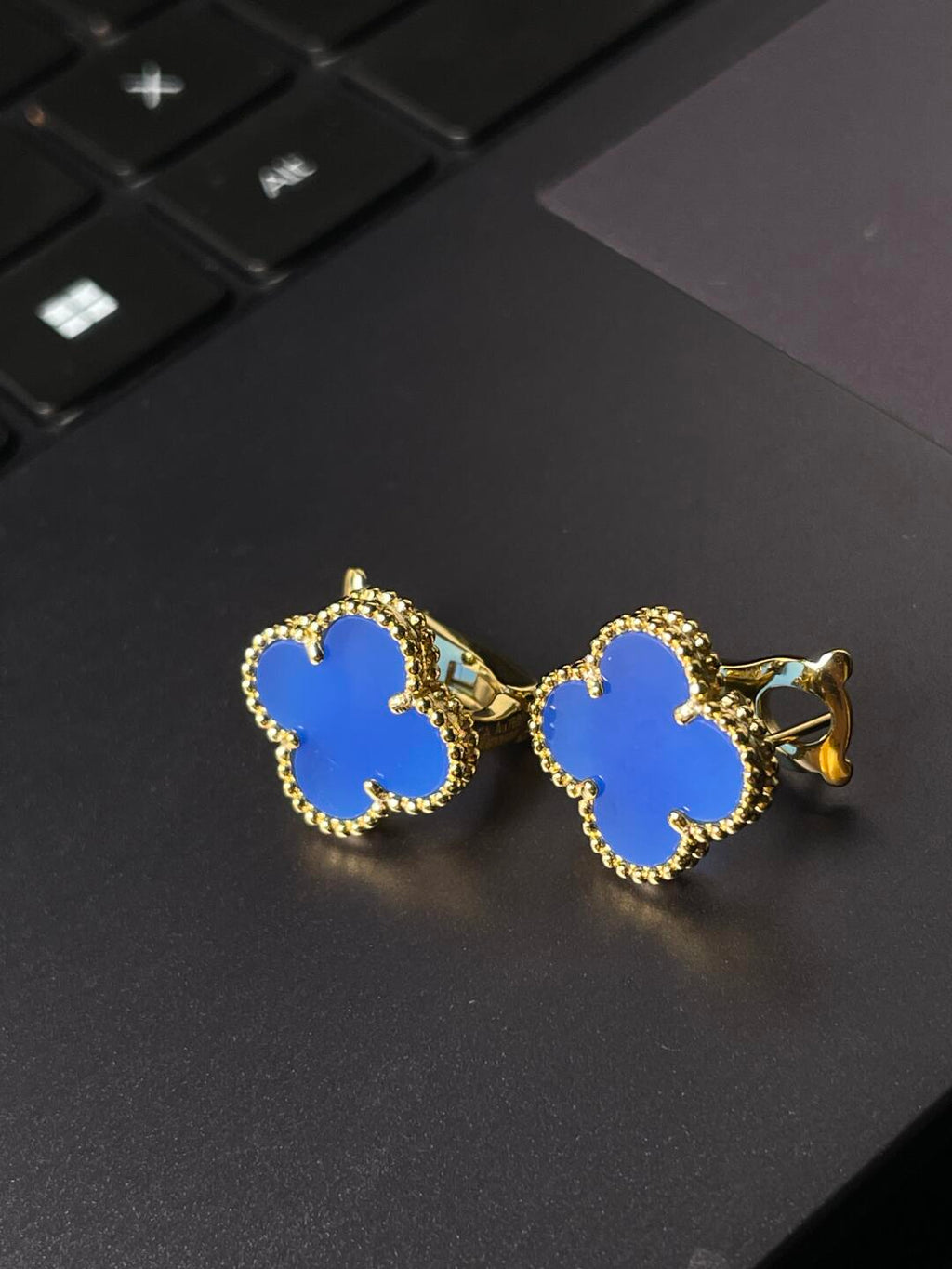 [Demi Jewelry] CLOVER LARGE (20mm) 1 MOTIFS BLUE MOP STUD EARRINGS