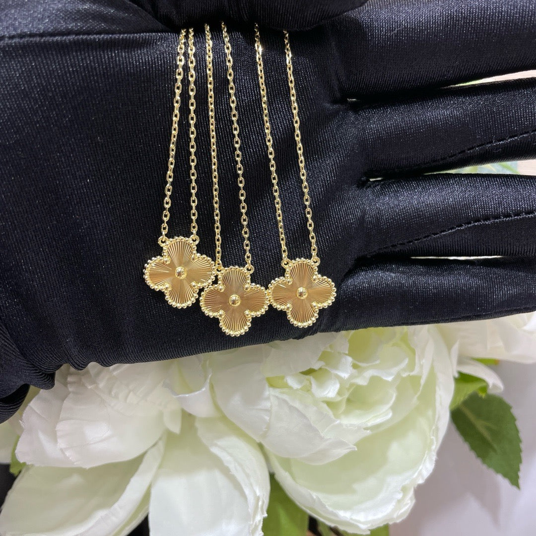 [Demi jewelry]CLOVER 15MM LASER NECKLACE