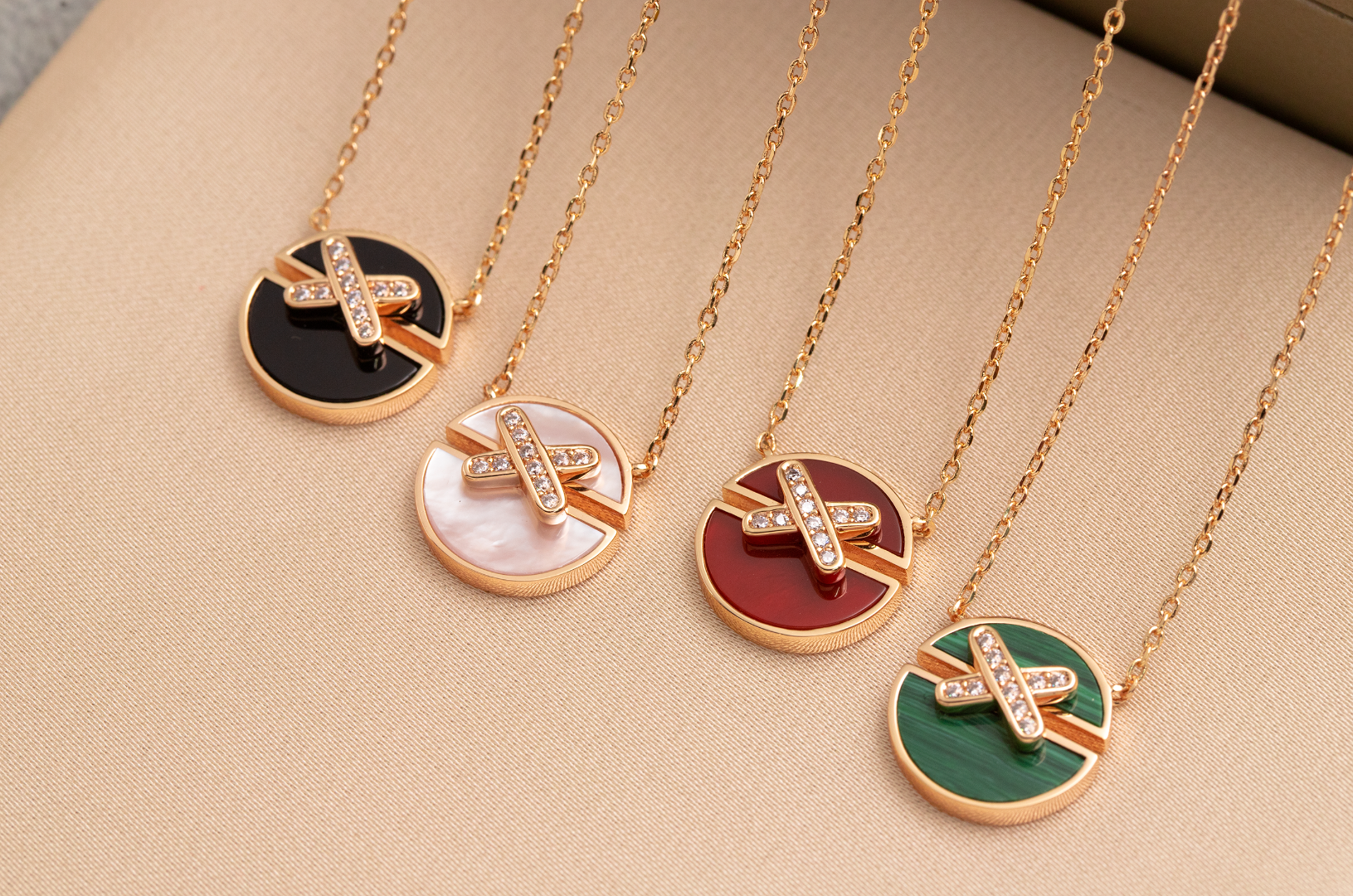 [Demi jewelry]JEUX DE PINK GOLD DIAMOND NECKLACE