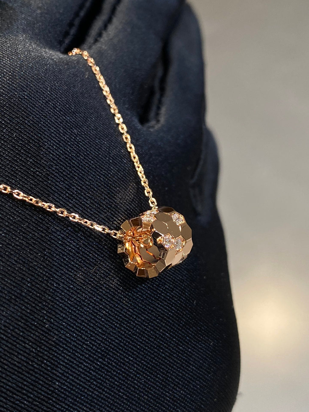 [Demi jewelry]BEE LOVE DIAMOND NECKLACE