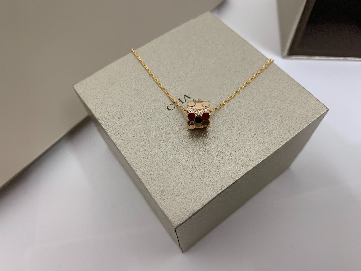 [Demi jewelry]BEE LOVE DIAMOND NECKLACE