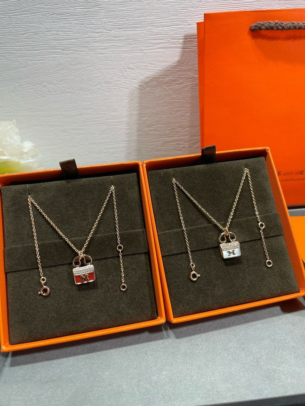 [Demi jewelry]H CIRCE MOISSANITE PENDANT NECKLACE GOLD