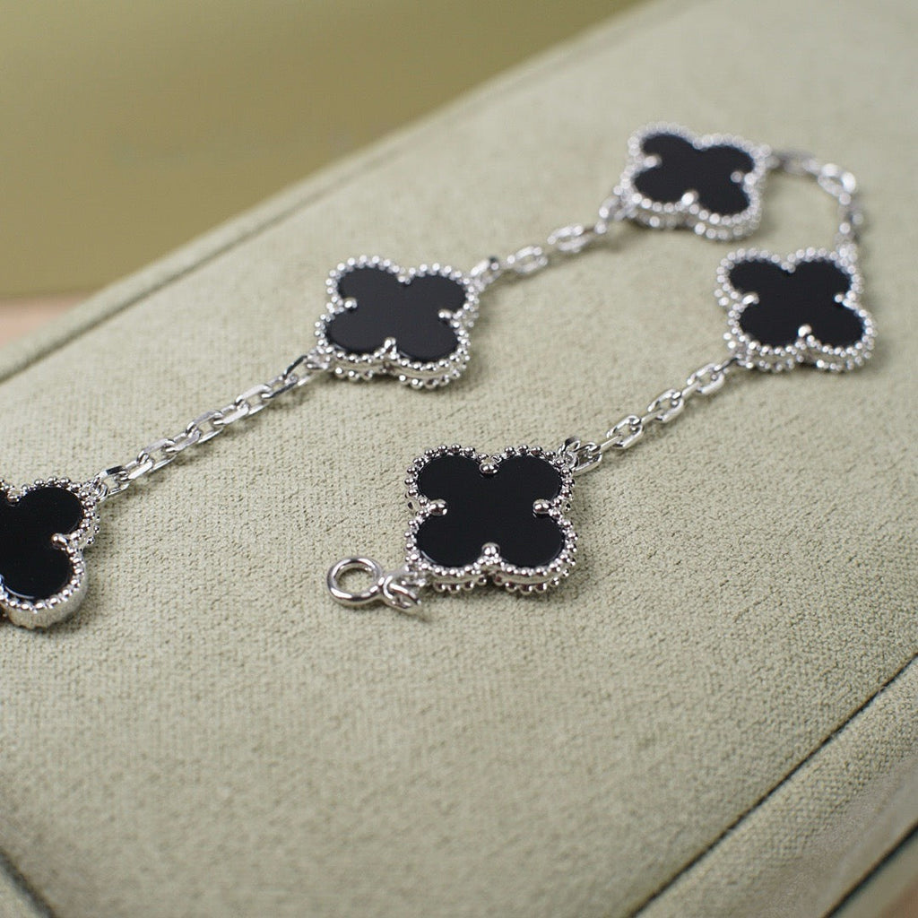 [Demi jewelry] CLOVER 5 MOTIF ONYXS BRACELET COLLECTION