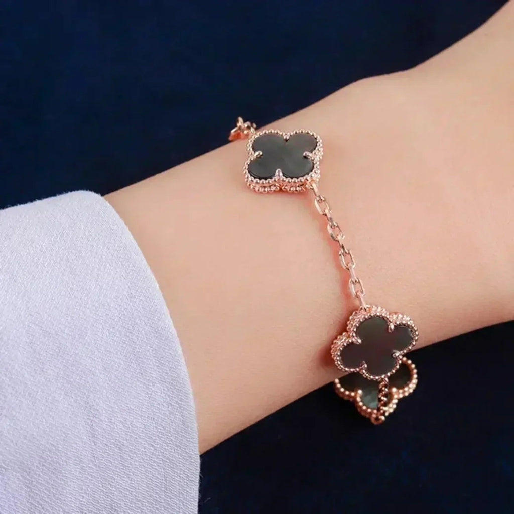 [Demi jewelry] CLOVER 5 MOTIF GRAY MOP BRACELET COLLECTION