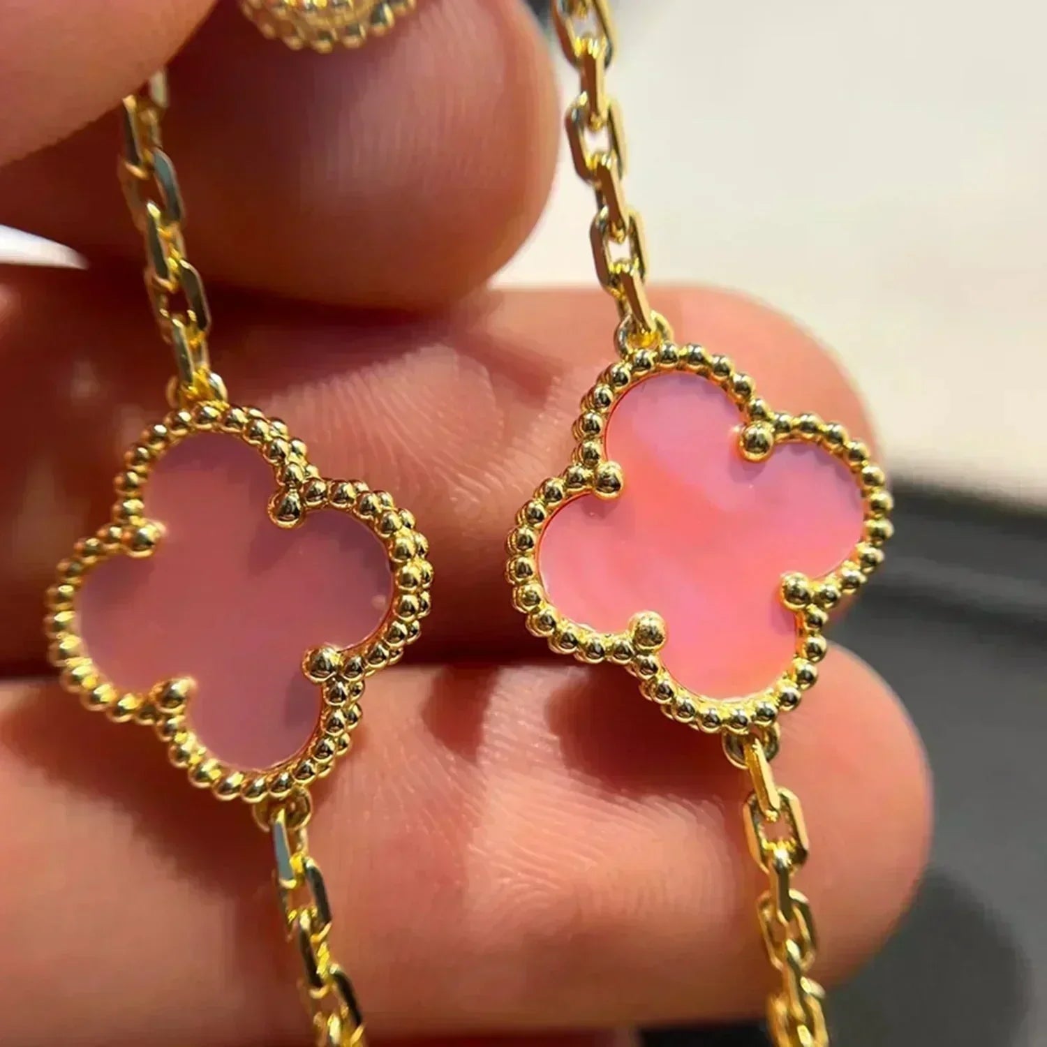 [Demi jewelry] CLOVER 5 MOTIFS  PINK MOP BRACELET COLLECTION