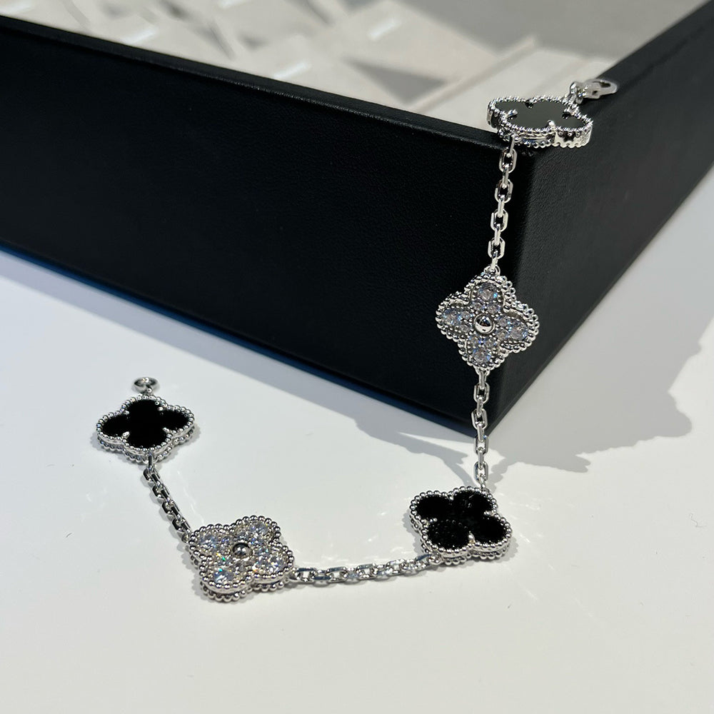 [Mystic] CLOVER 5 MOTIF ONYXS BRACELET COLLECTION