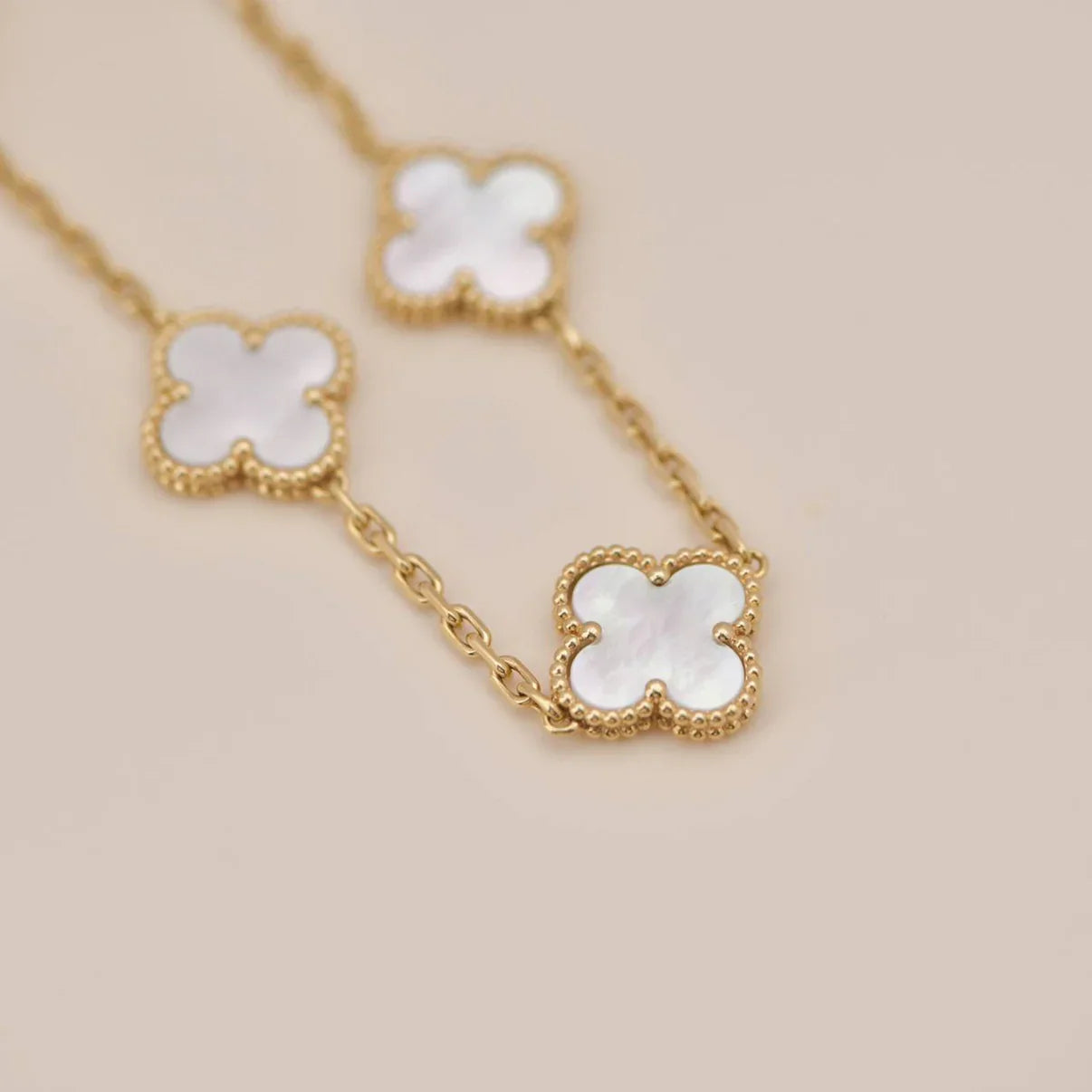 [Demi jewelry]CLOVER WHITE PEARL MOP 5 MOTIF BRACELET COLLECTION