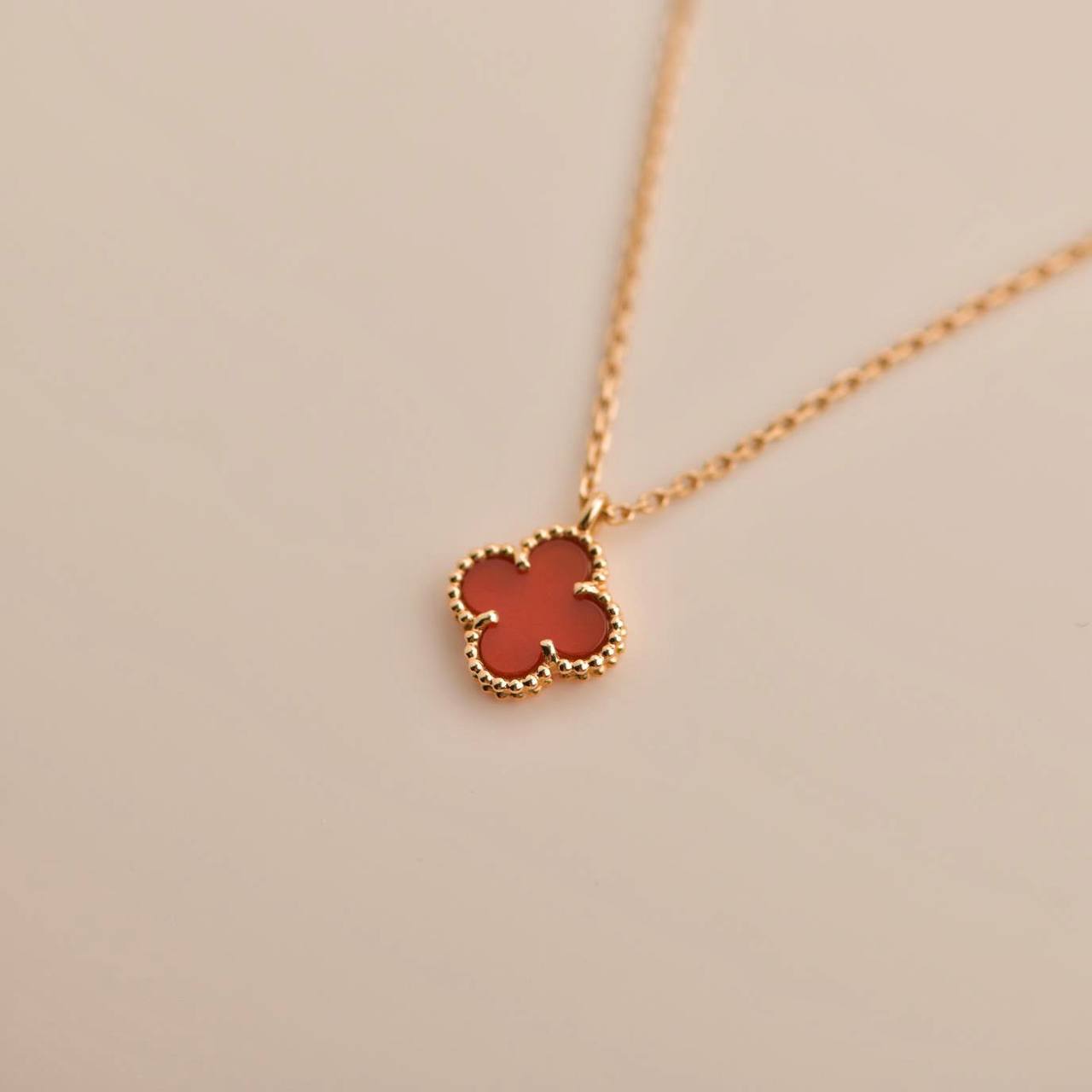 [Demi jewelry]CLOVER MINI 9.5MM WHITE CARNELIANS NECKLACE