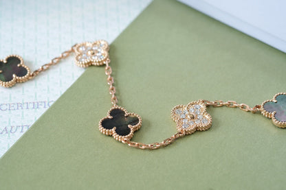 [Mystic] CLOVER 5 MOTIF GRAY MOP BRACELET COLLECTION