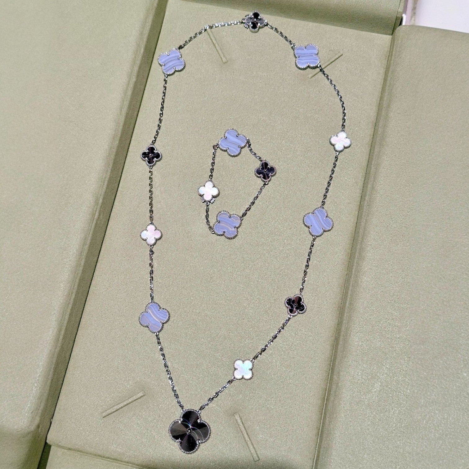 [Demi jewelry]DETACHABLE CLOVER 15(11+4) FLOWER SILVER NECKLACE SET