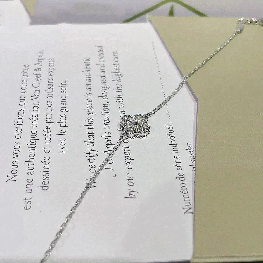 [Demi jewelry]CLOVER  SINGLE FLOWER BRACELET SILVER