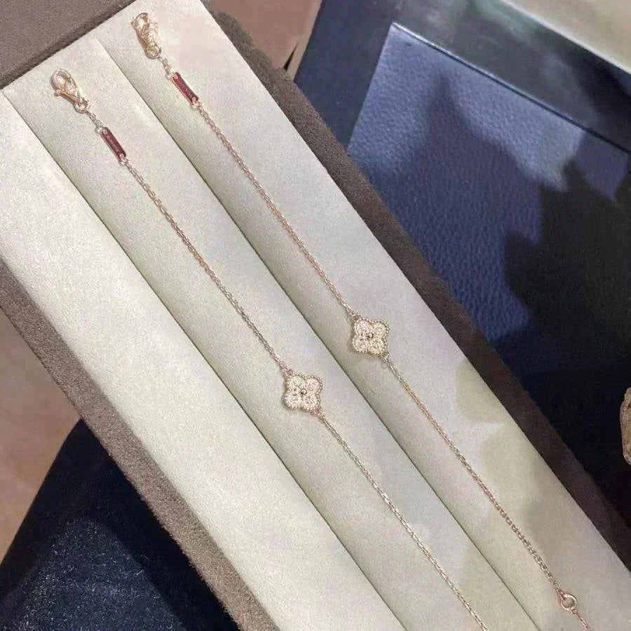 [Demi jewelry]CLOVER SINGLE FLOWER BRACELET