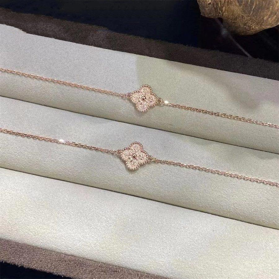 [Demi jewelry]CLOVER SINGLE FLOWER BRACELET