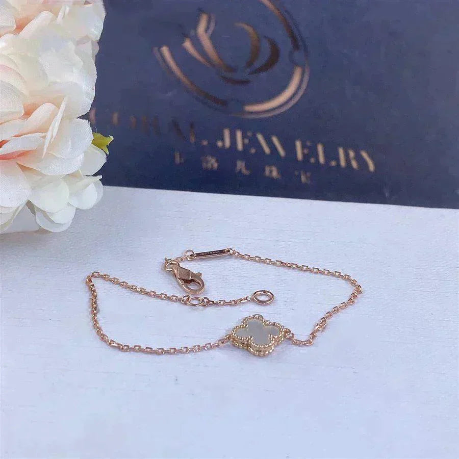 [Demi jewelry]CLOVER WHITE MOP SINGLE FLOWER BRACELET