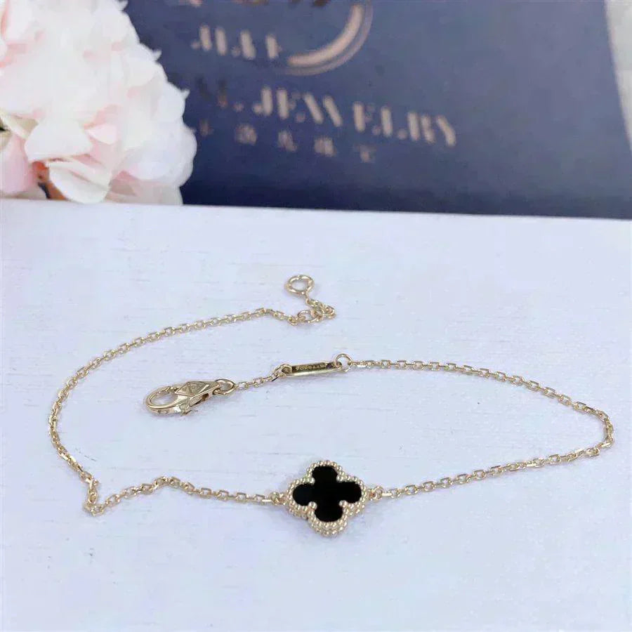 [Demi jewelry]CLOVER ONYX SINGLE FLOWER BRACELET