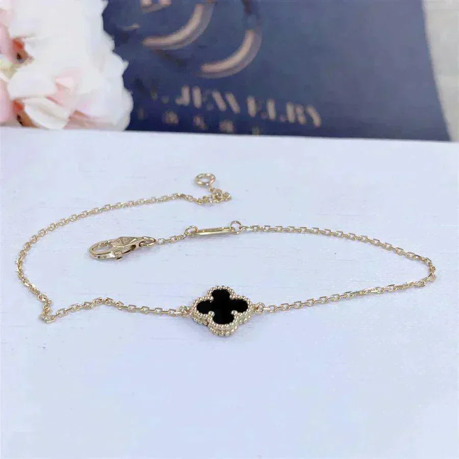 [Demi jewelry]CLOVER ONYX SINGLE FLOWER BRACELET