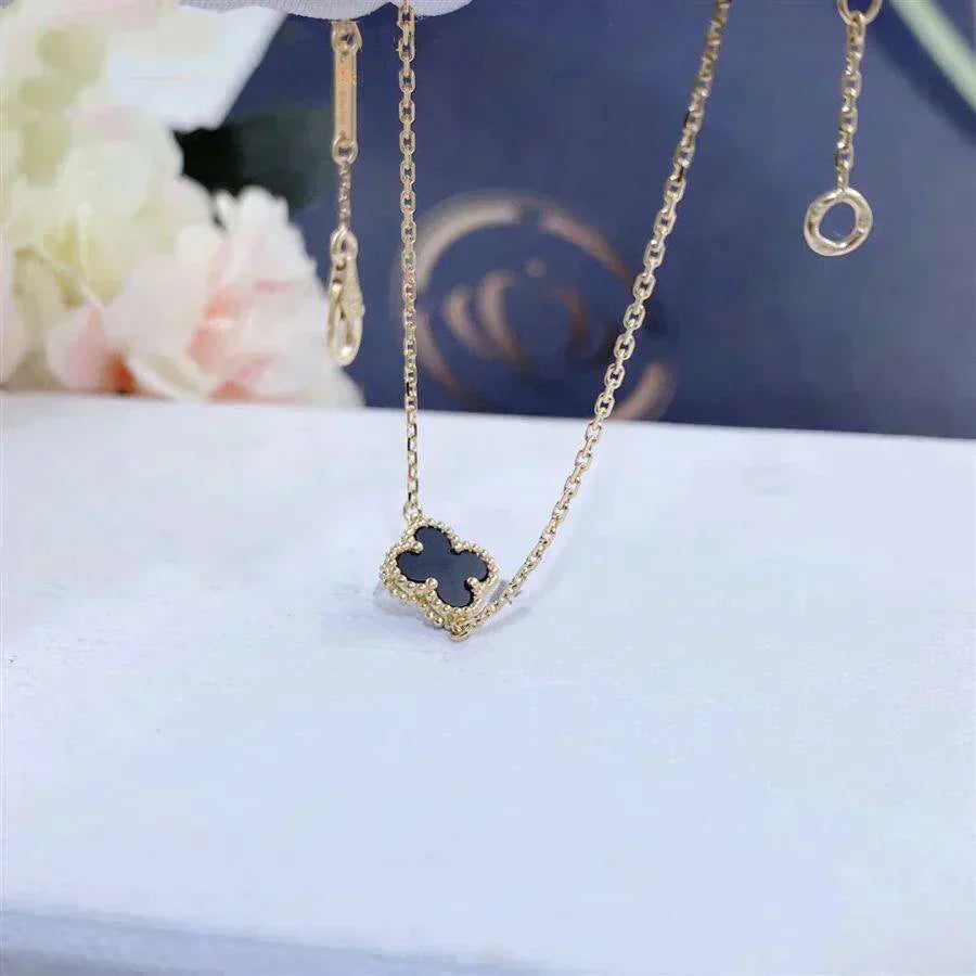 [Demi jewelry]CLOVER ONYX SINGLE FLOWER BRACELET
