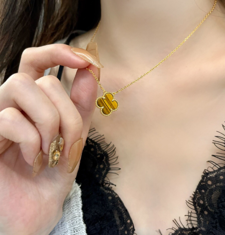 [Mystic]CLOVER 15MM TIGER'S EYS SINGLE FLOWER NECKLACE