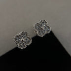 [Demi jewelry]CLOVER MINI DIAMOND STUD EARRINGS