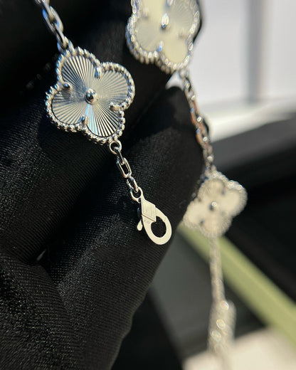 [Mystic] CLOVER 5 MOTIF LASER BRACELET COLLECTION